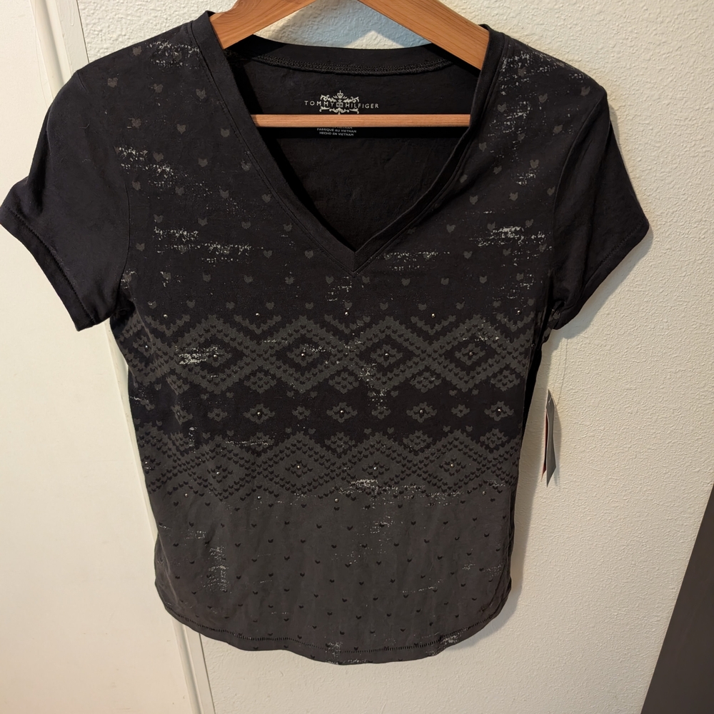 Tommy Hilfiger Womens M V Neck T Shirt Fair Isle Metallic Graphic NWT 2011